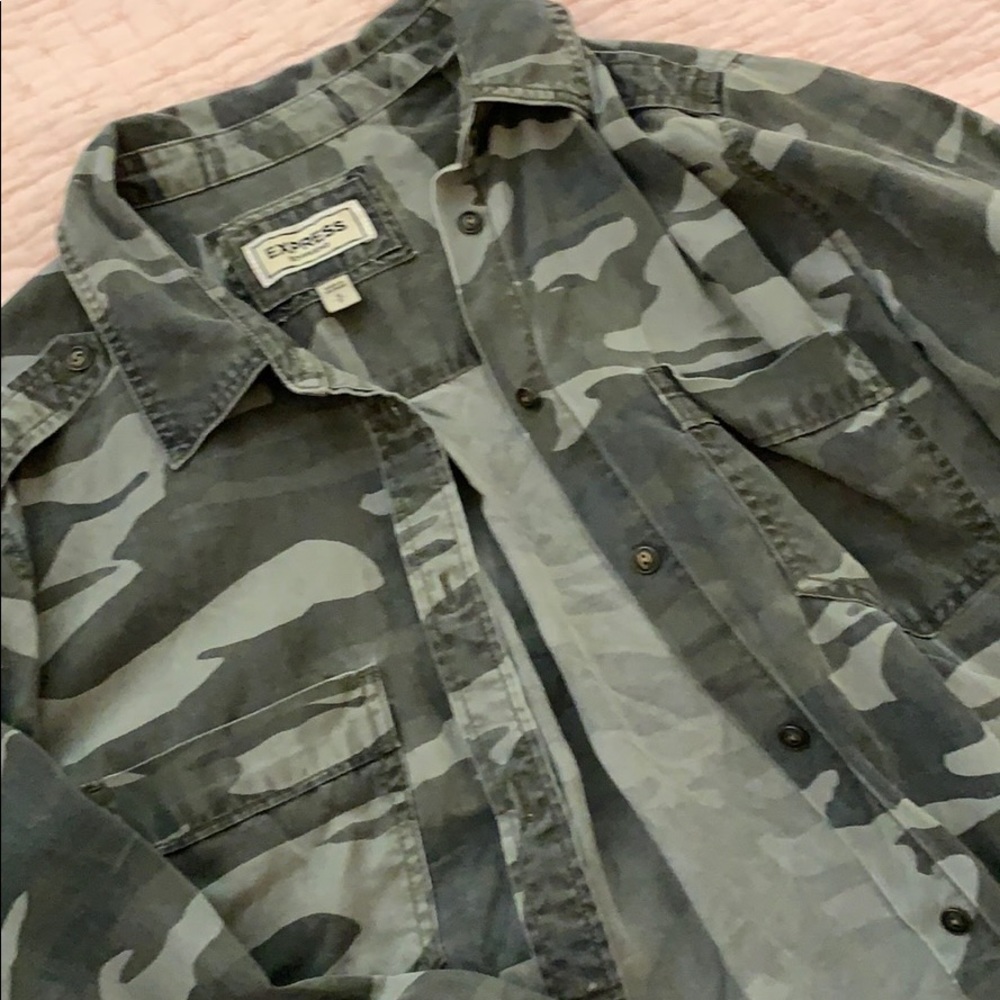 Express camo boyfriend button down - Picture 3 of 4